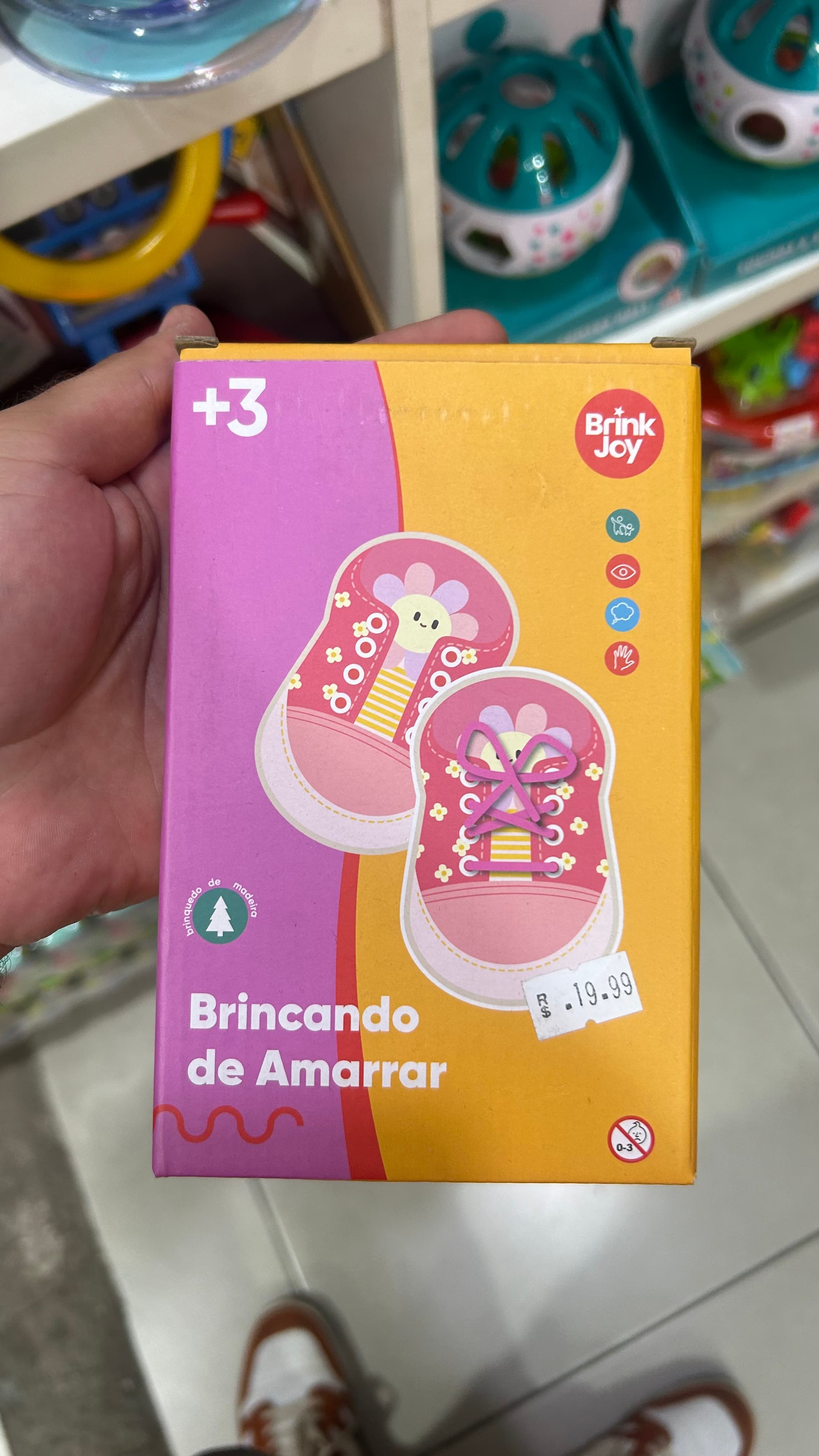 Brincando de Amarrar – Coordenação Motora em Madeira