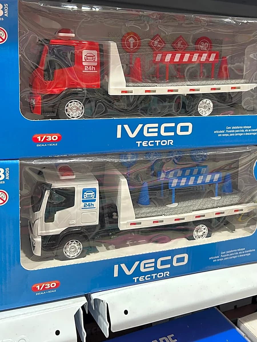 Caminhão Iveco Tector Plataforma de Sinalização