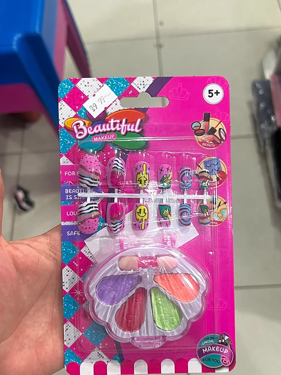 Kit Infantil Beautiful Maquiagem com Unhas Decoradas