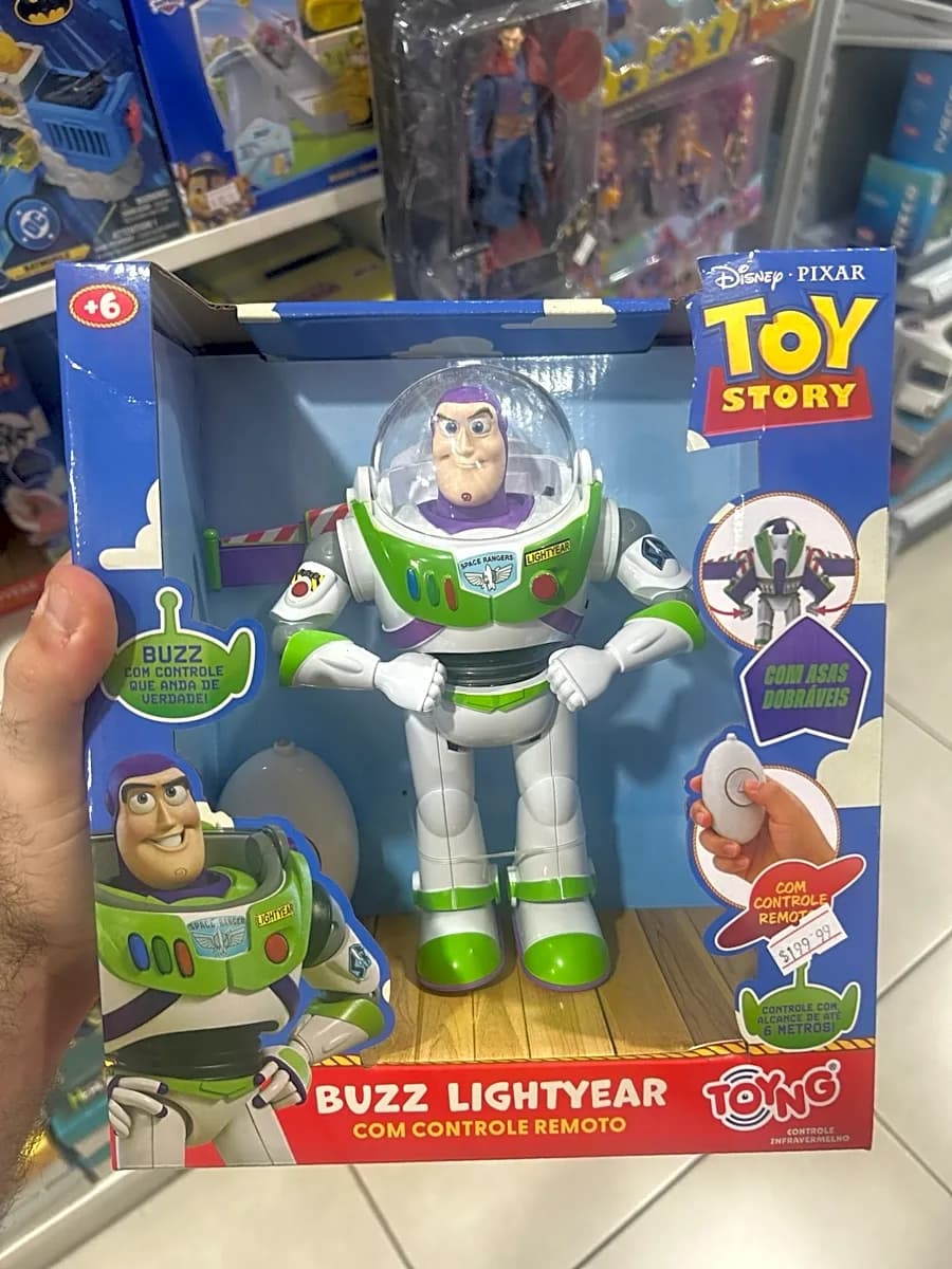 Buzz Lightyear com Controle Remoto Toy Story