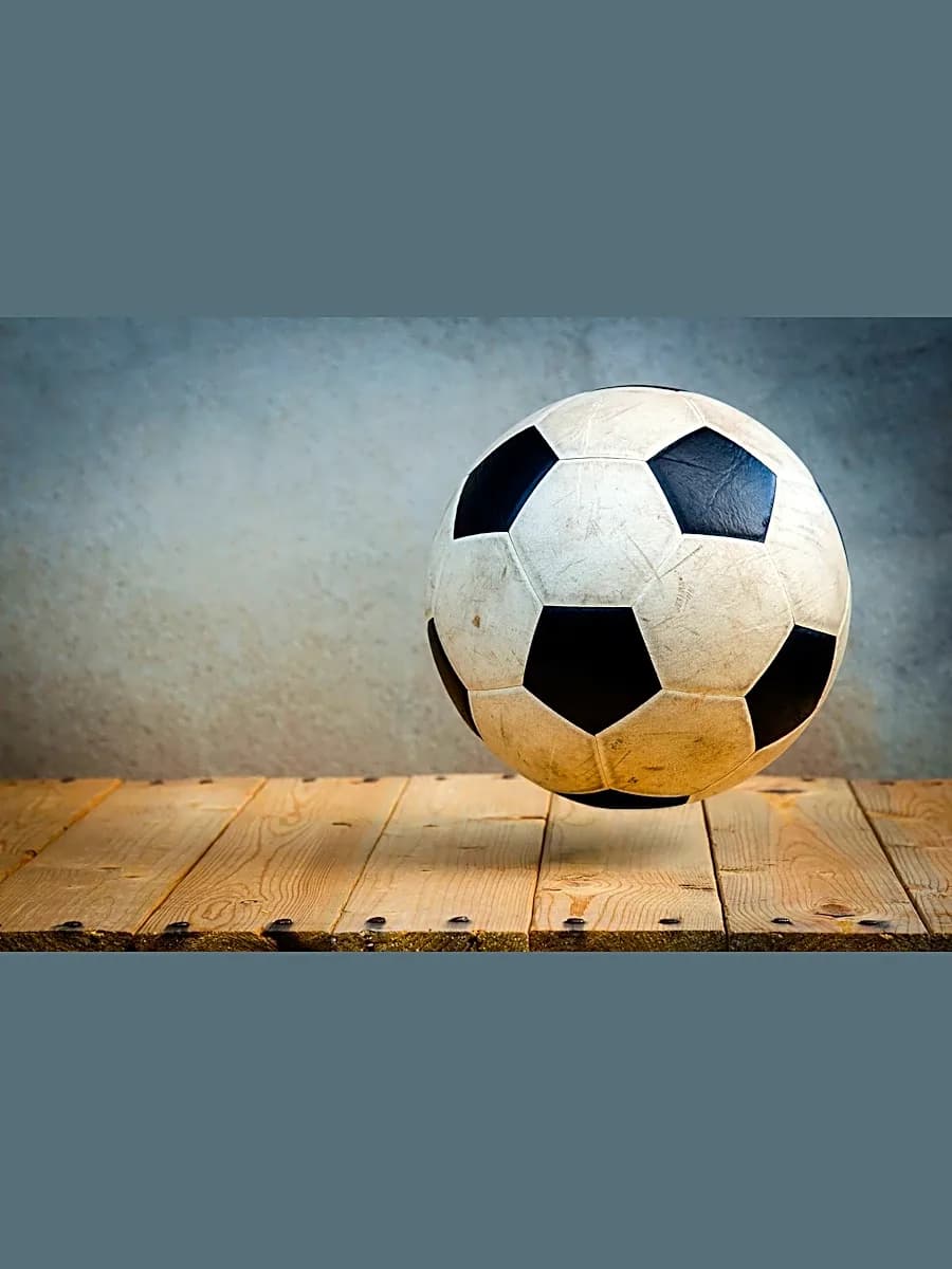 Bola de Futebol de Couro Sintético